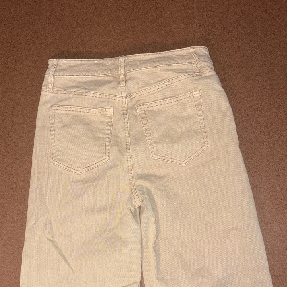 LOFT Beige High Waist Wide Leg Crop Jeans SZ 26x24